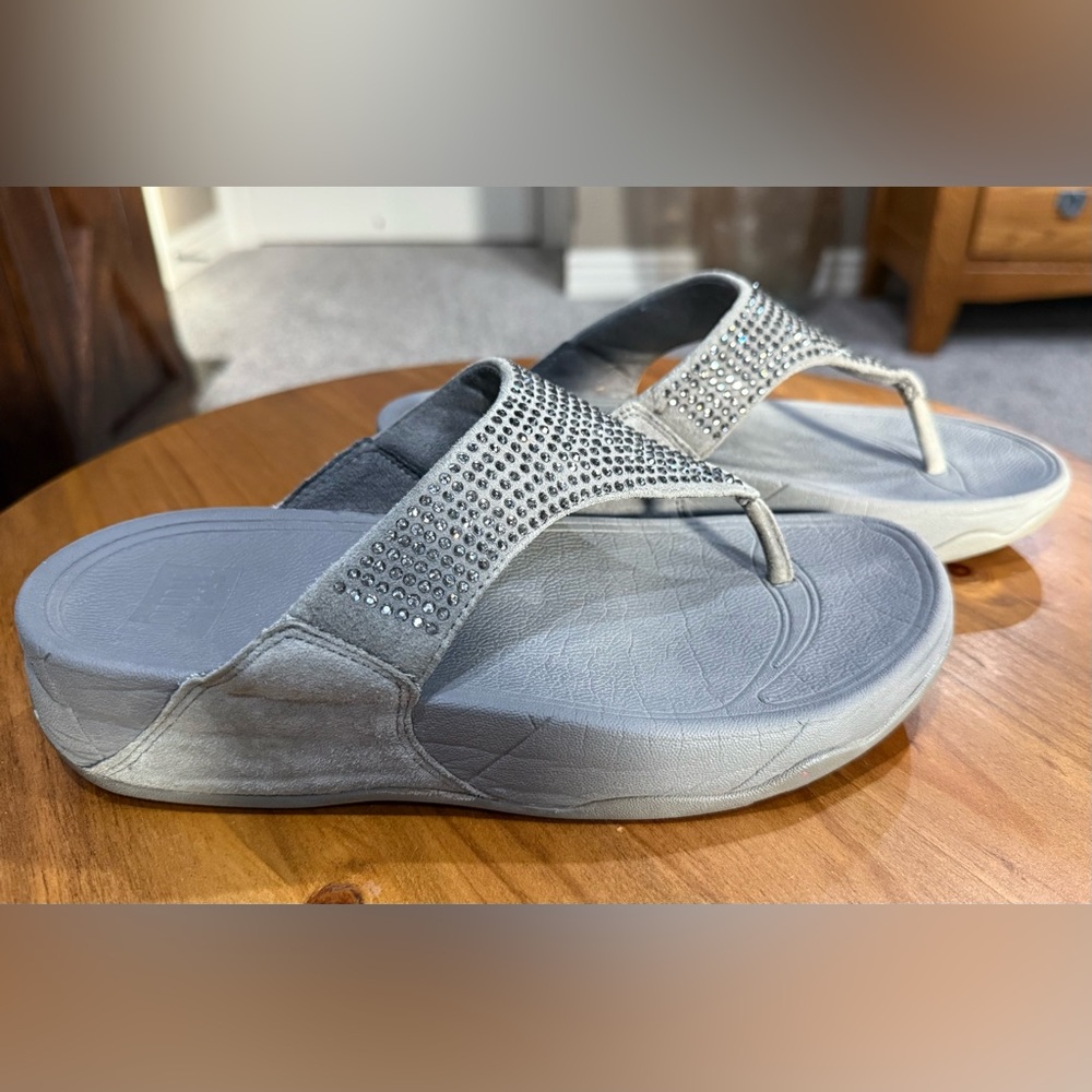 FitFlop Rokkit Thong Sandal Size 6 Diamond Rhinestone Suede